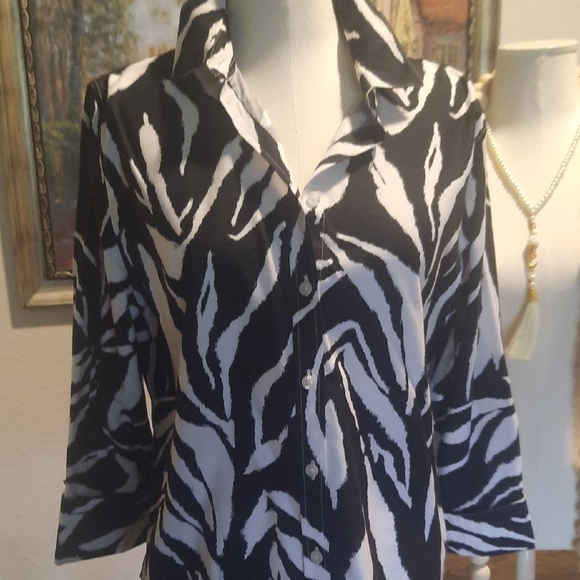Black and White Zebra Print Women's NO IRON Top - Picture 1 of 7